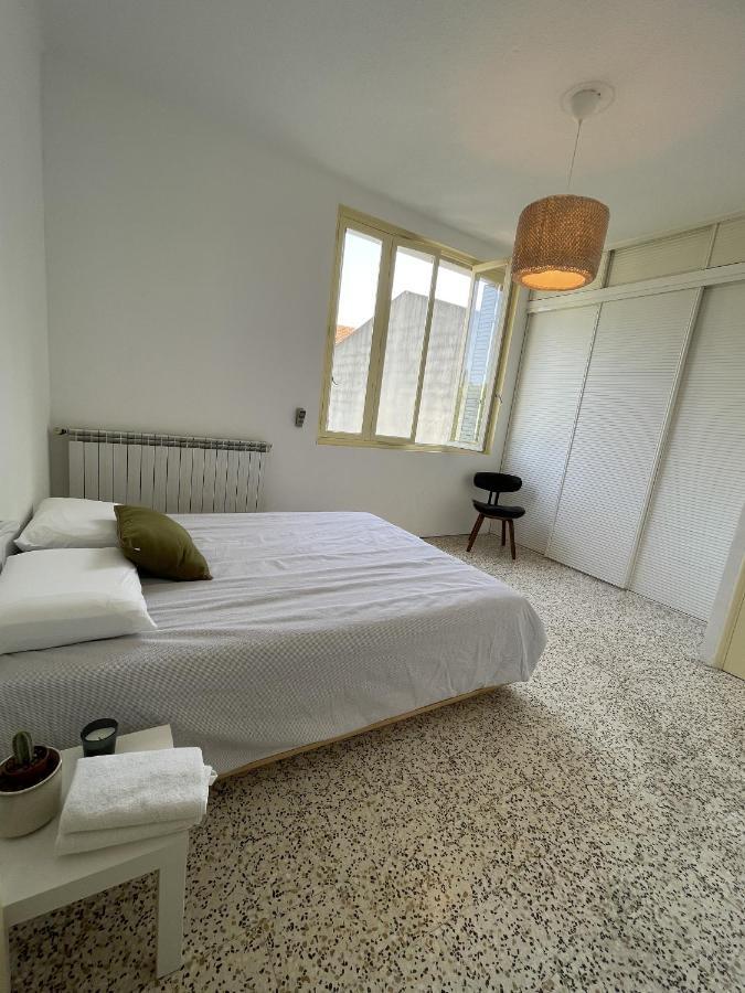 Chambre Au Calme En Coeur De Ville Clavaillan Exterior foto